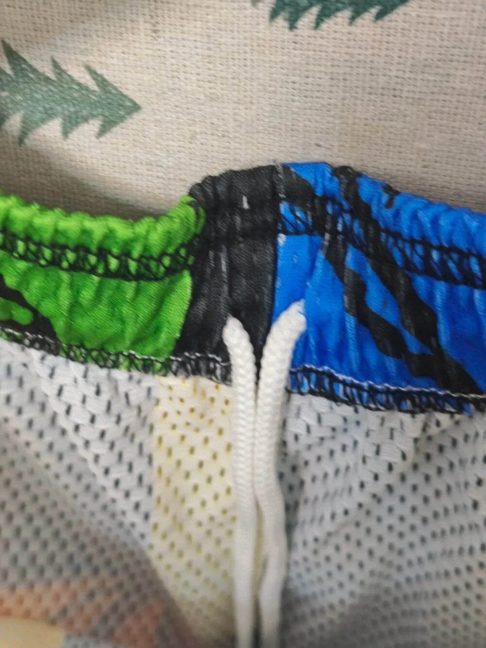 Colorblock Mesh Men’s Shorts with Multicolor Patchwork